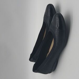 1879-  Clarks Women's Made In Cambodia Shoes Black Color Size 6.5